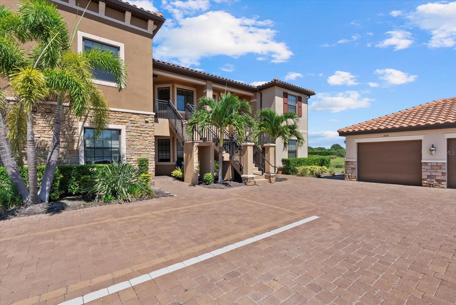 12401 OSORIO CT #203