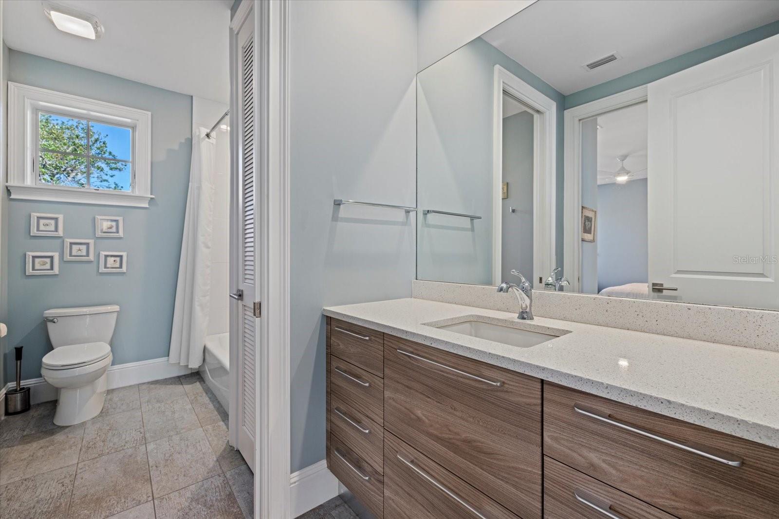 5246 AVENIDA DEL MARE