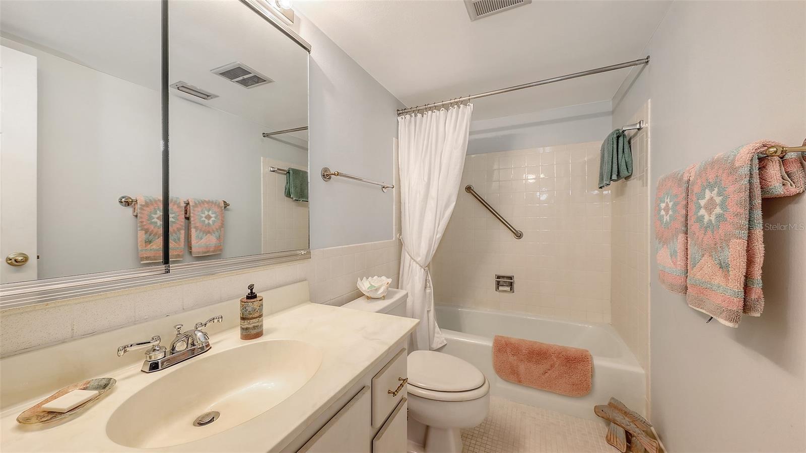 9393 MIDNIGHT PASS RD #P4