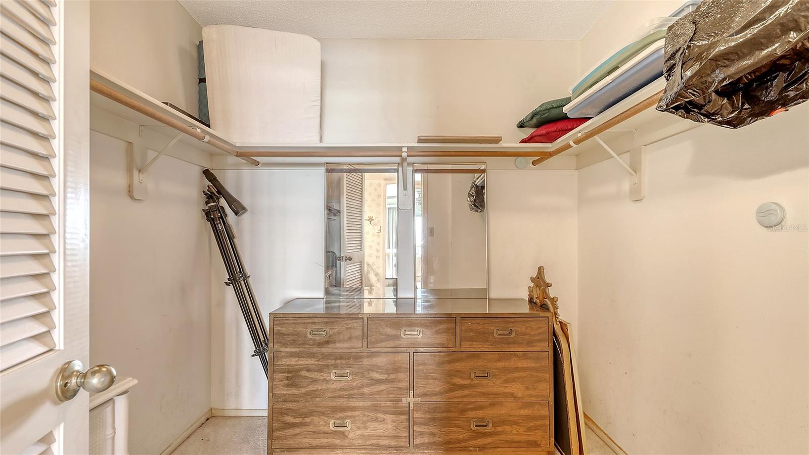 9393 MIDNIGHT PASS RD #P4