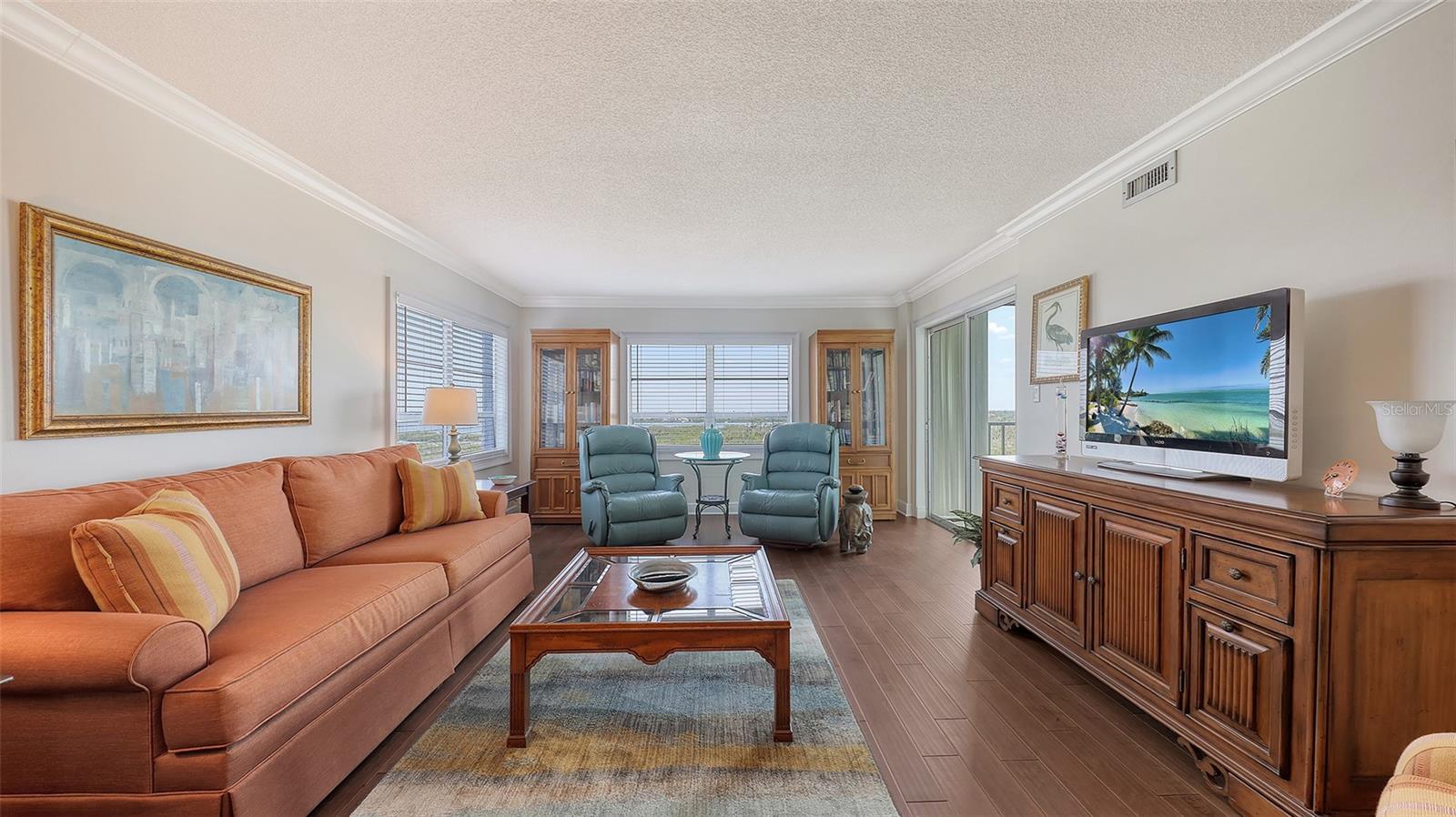 9393 MIDNIGHT PASS RD #P4