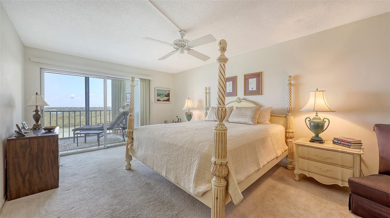 9393 MIDNIGHT PASS RD #P4