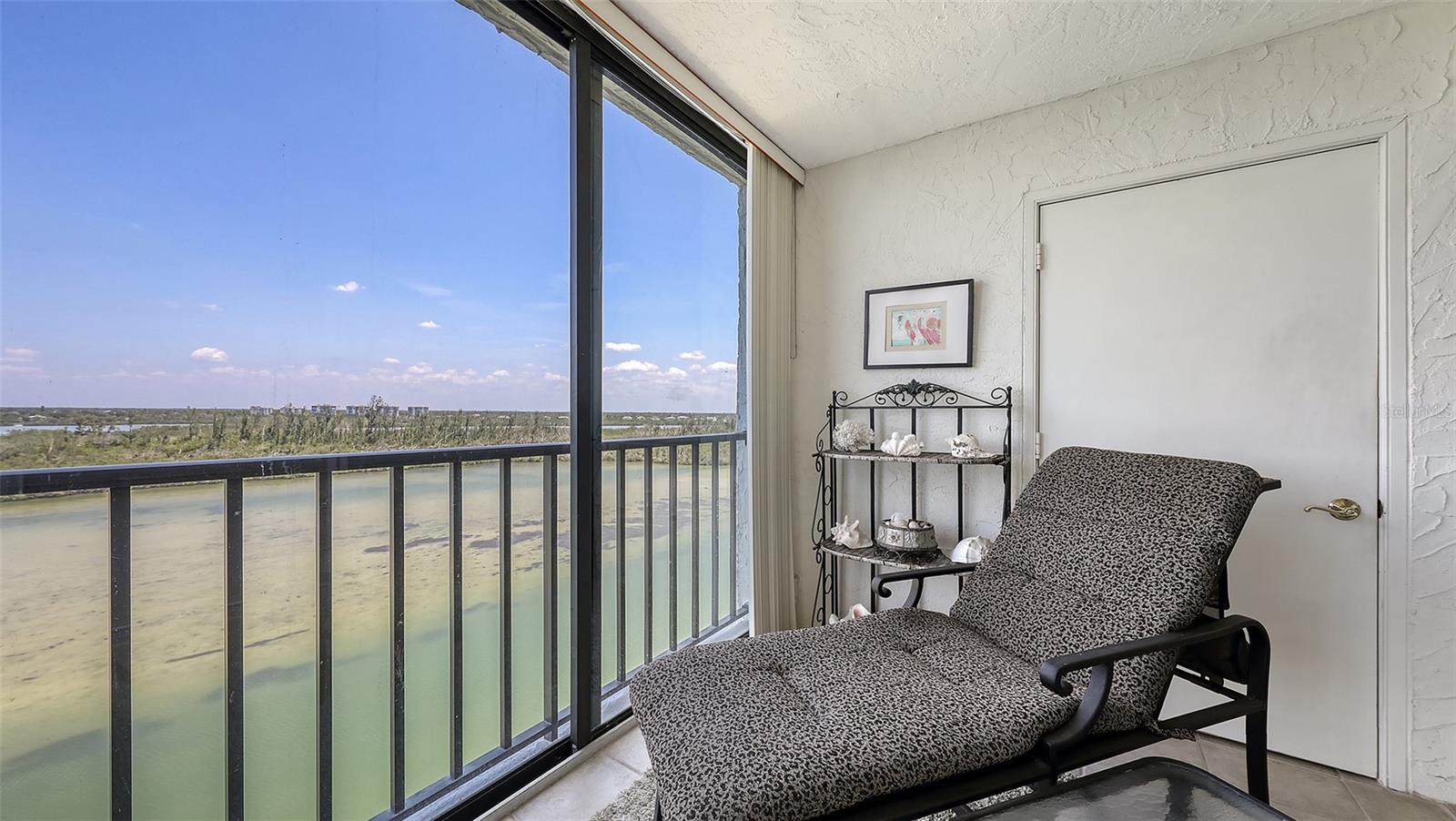 9393 MIDNIGHT PASS RD #P4