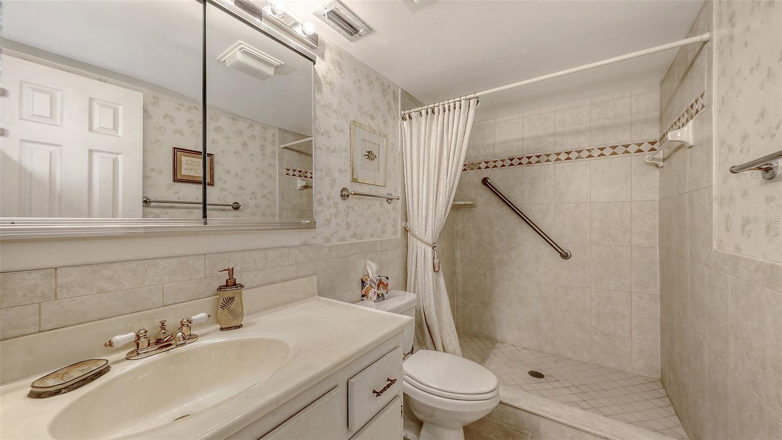 9393 MIDNIGHT PASS RD #P4