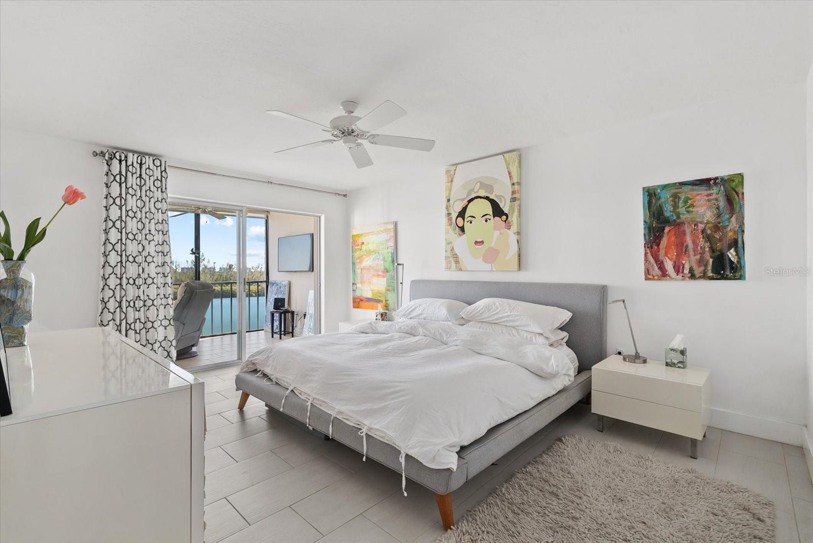 9393 MIDNIGHT PASS RD #606