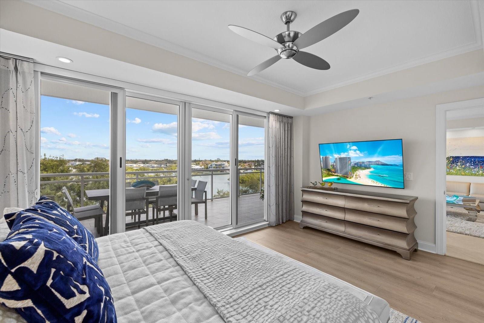 1660 SUMMERHOUSE LN #402