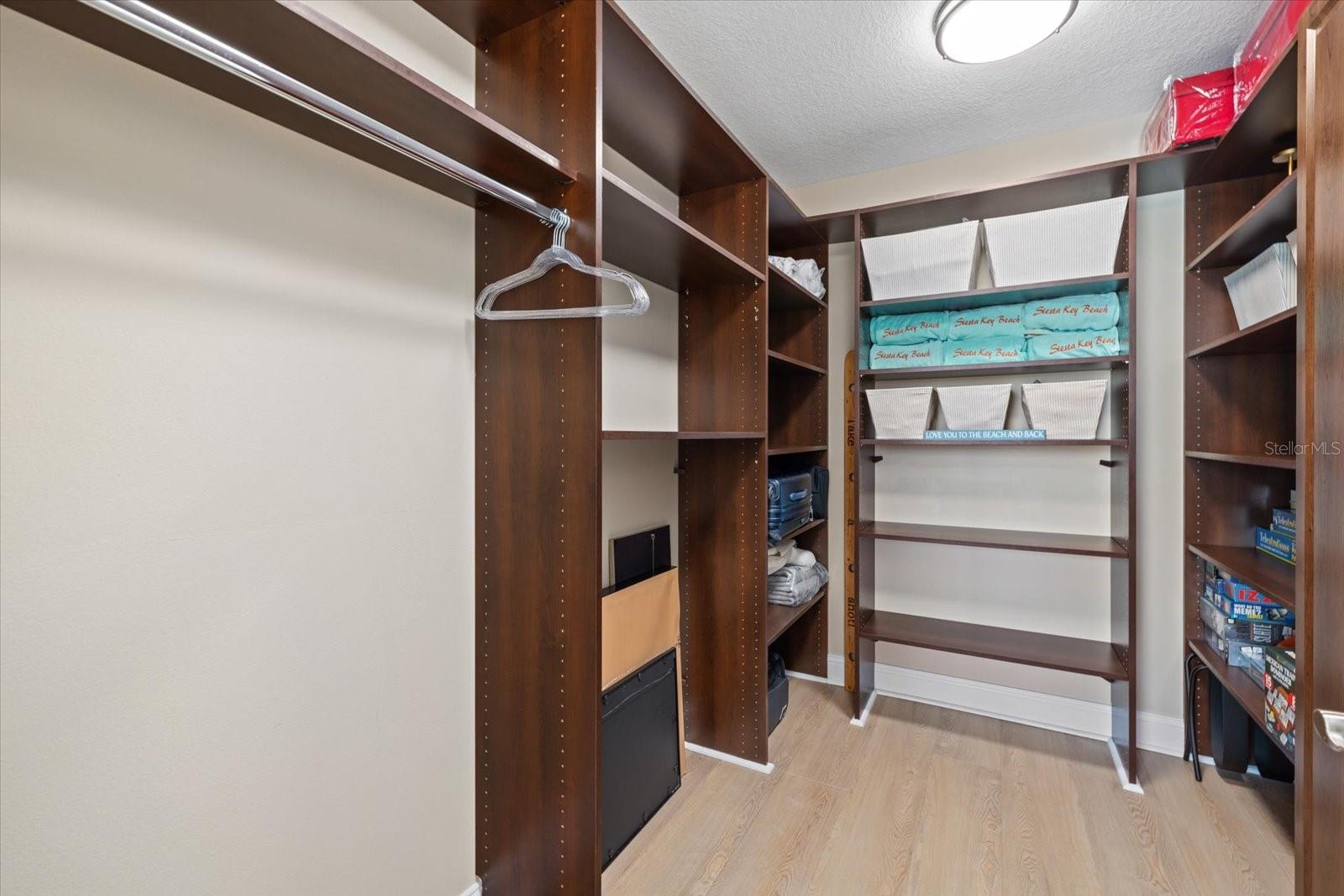 1660 SUMMERHOUSE LN #402