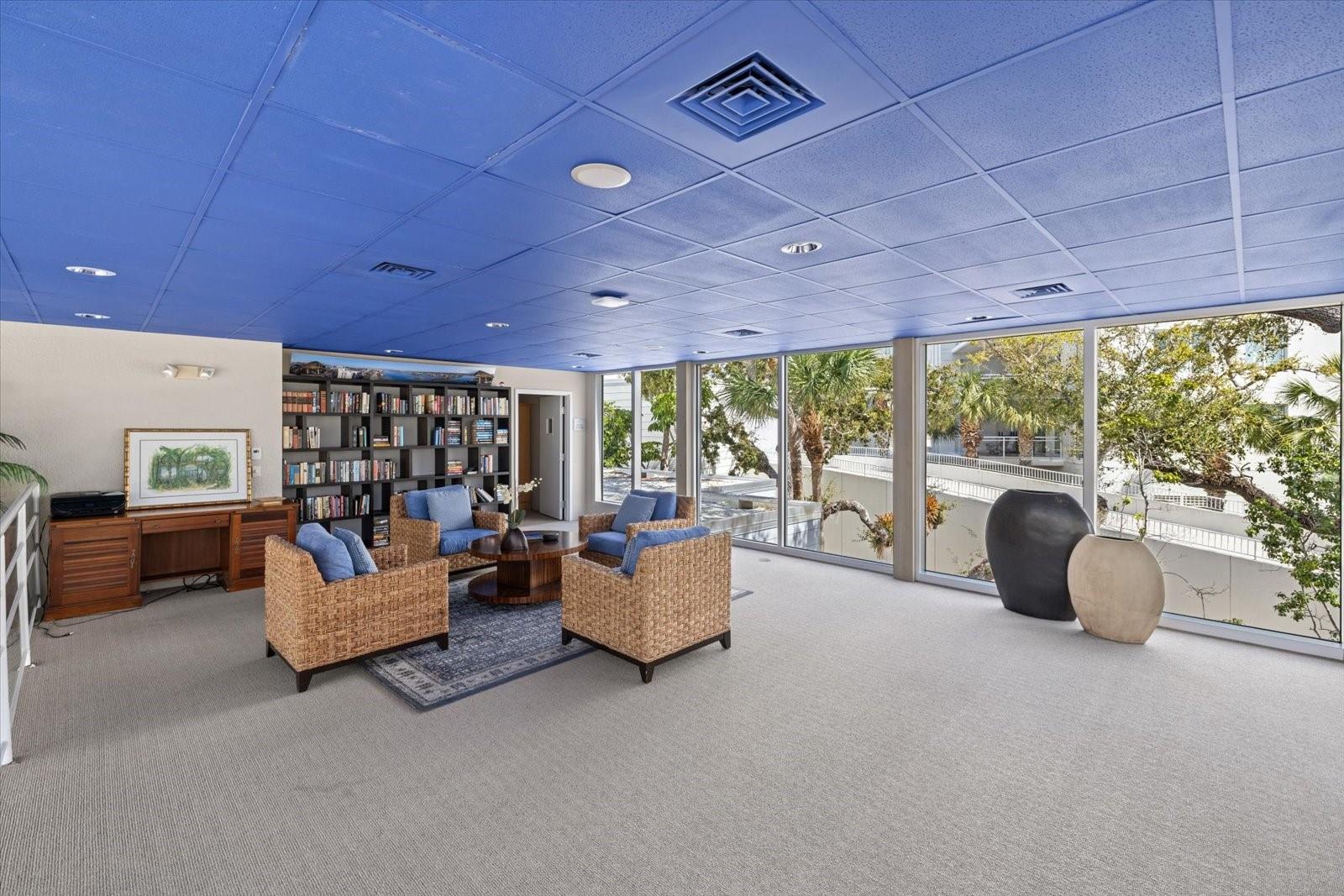 1660 SUMMERHOUSE LN #402