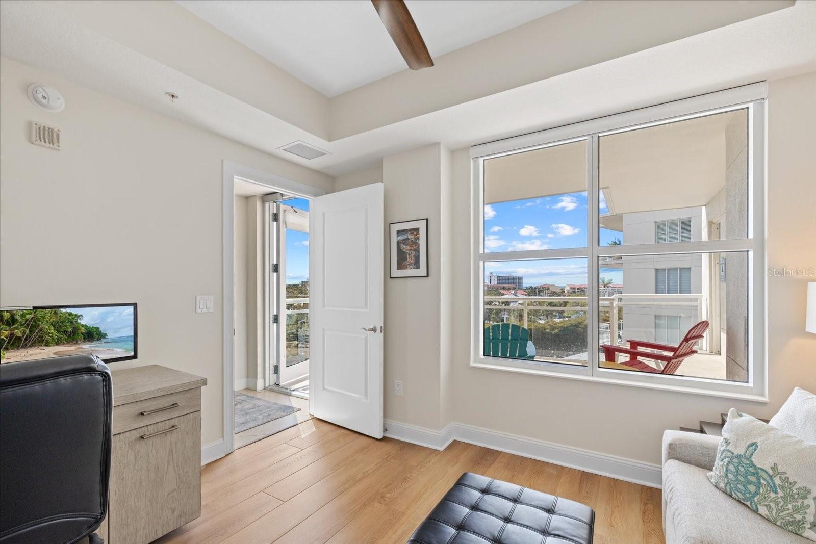 1660 SUMMERHOUSE LN #402