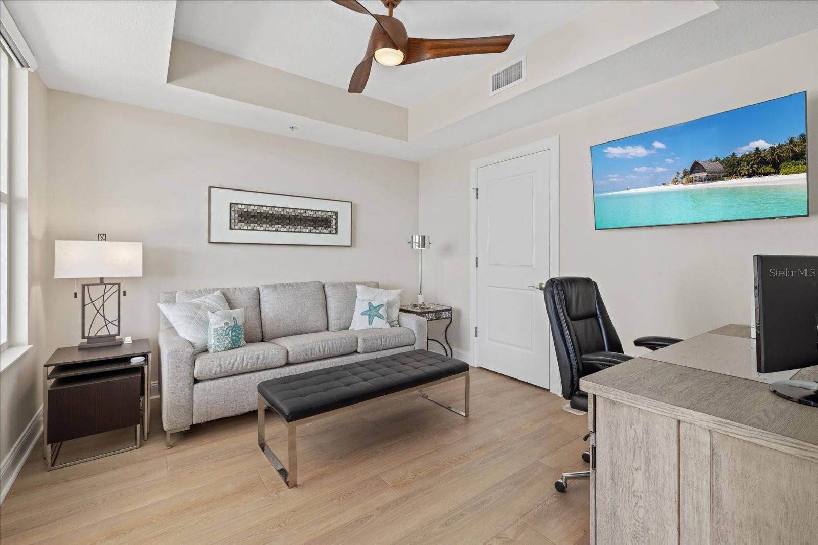 1660 SUMMERHOUSE LN #402