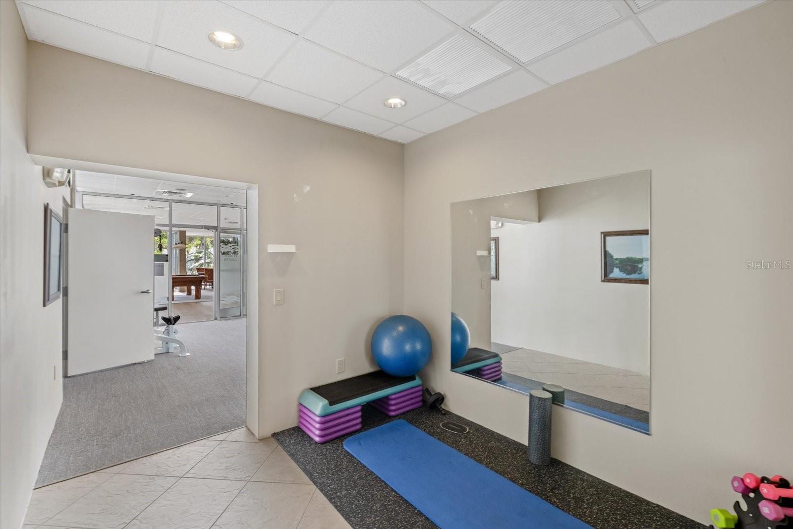 1660 SUMMERHOUSE LN #402