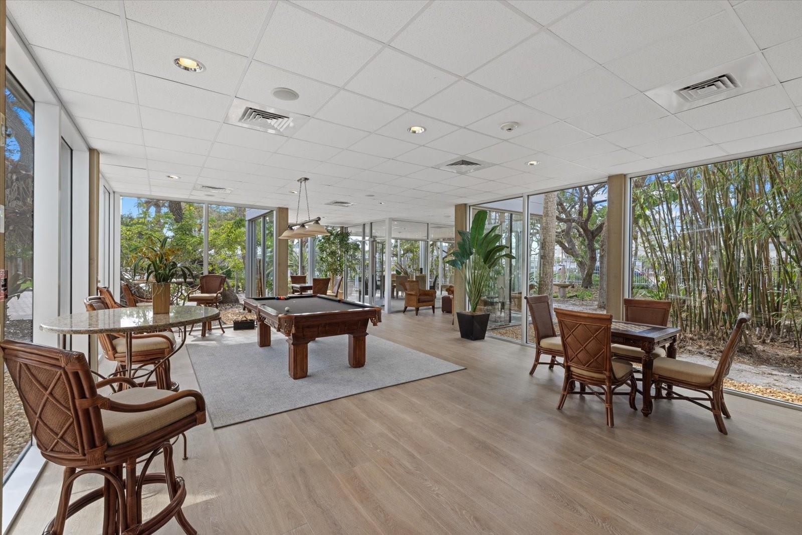 1660 SUMMERHOUSE LN #402