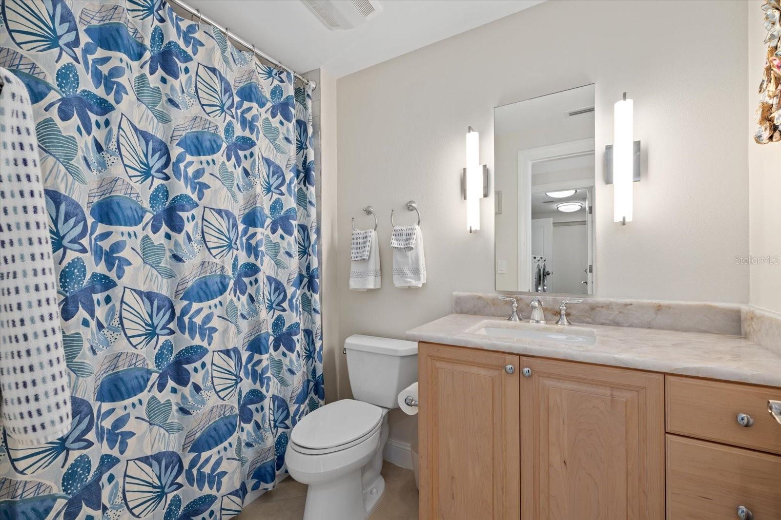 1660 SUMMERHOUSE LN #402