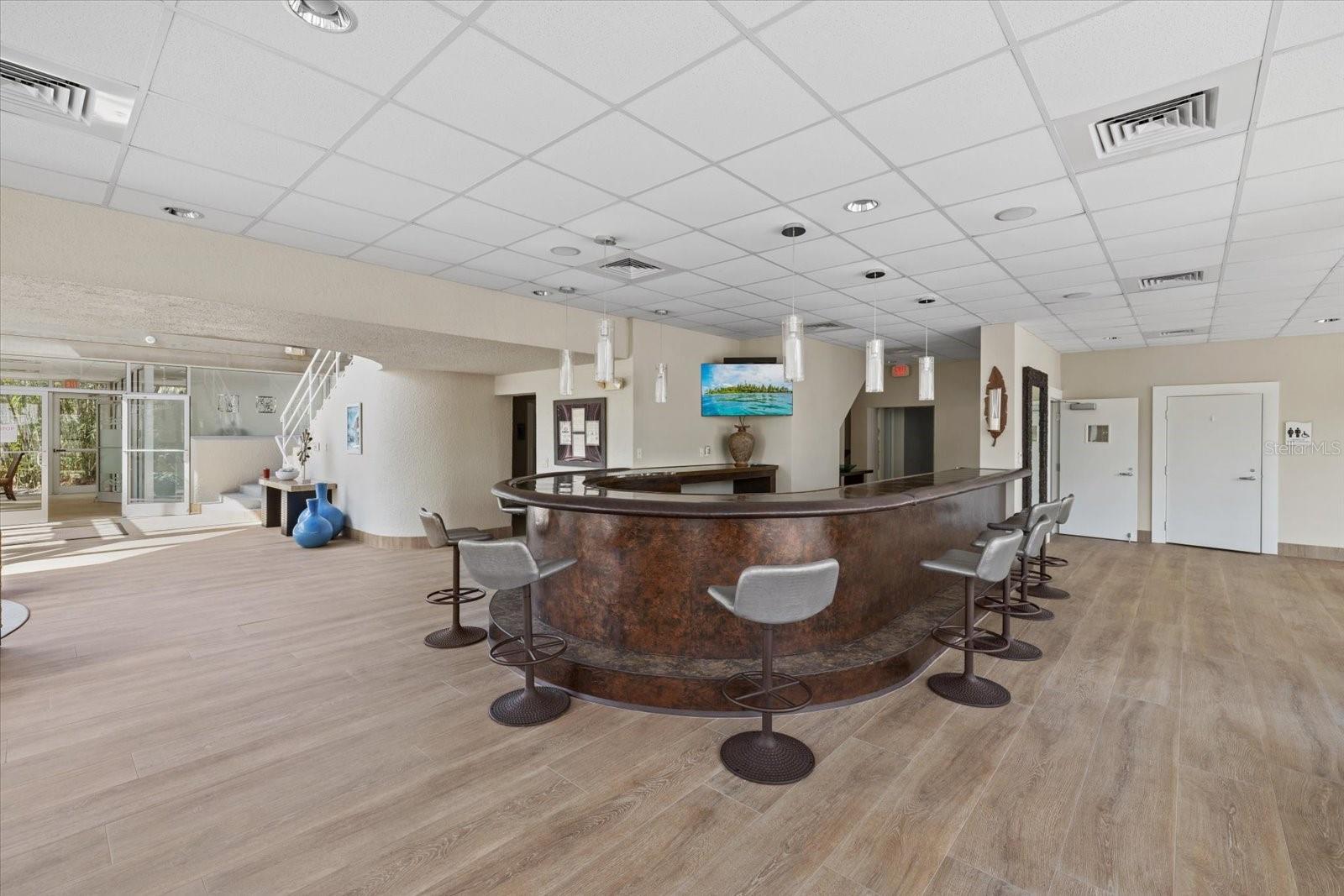 1660 SUMMERHOUSE LN #402