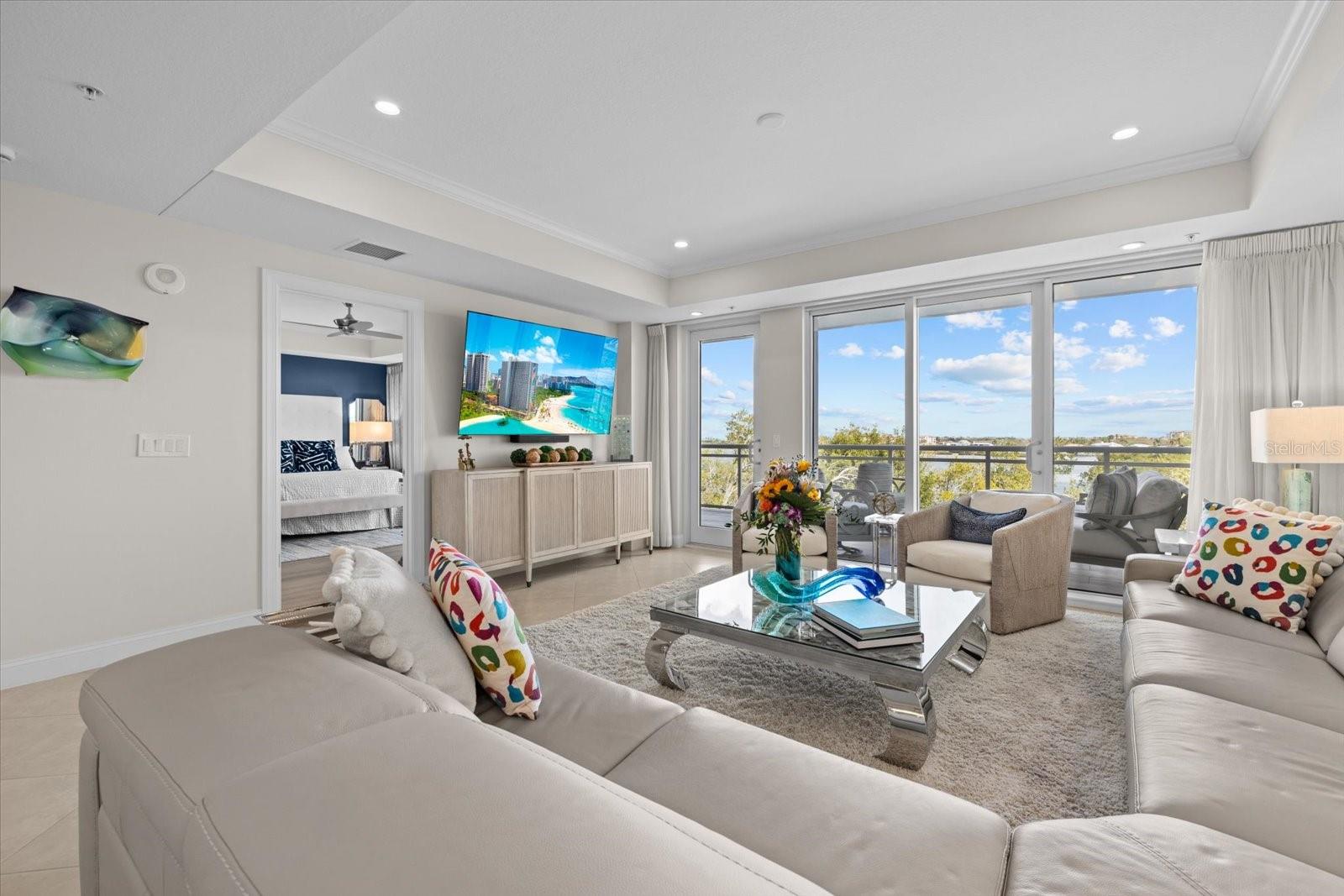 1660 SUMMERHOUSE LN #402