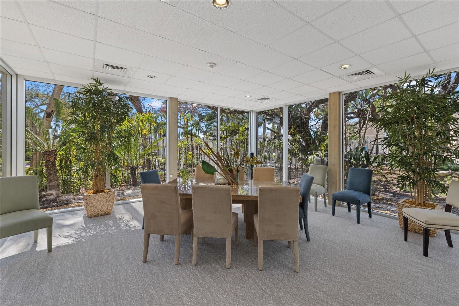 1660 SUMMERHOUSE LN #402