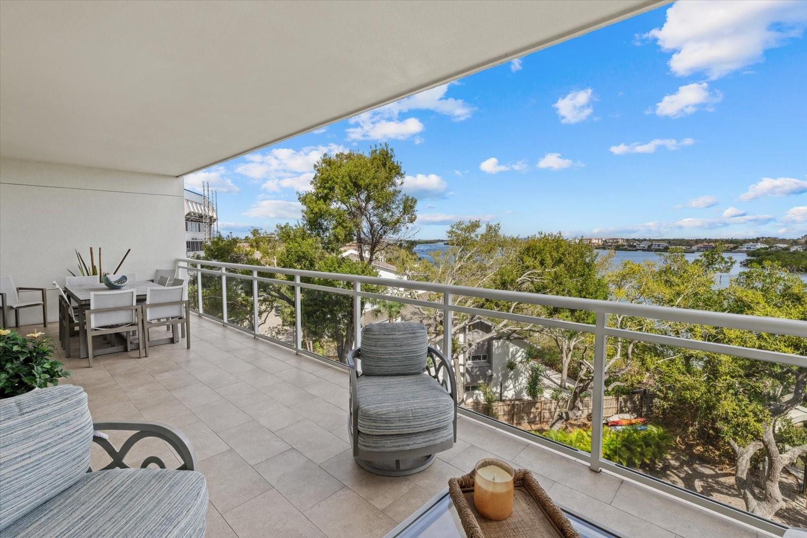 1660 SUMMERHOUSE LN #402