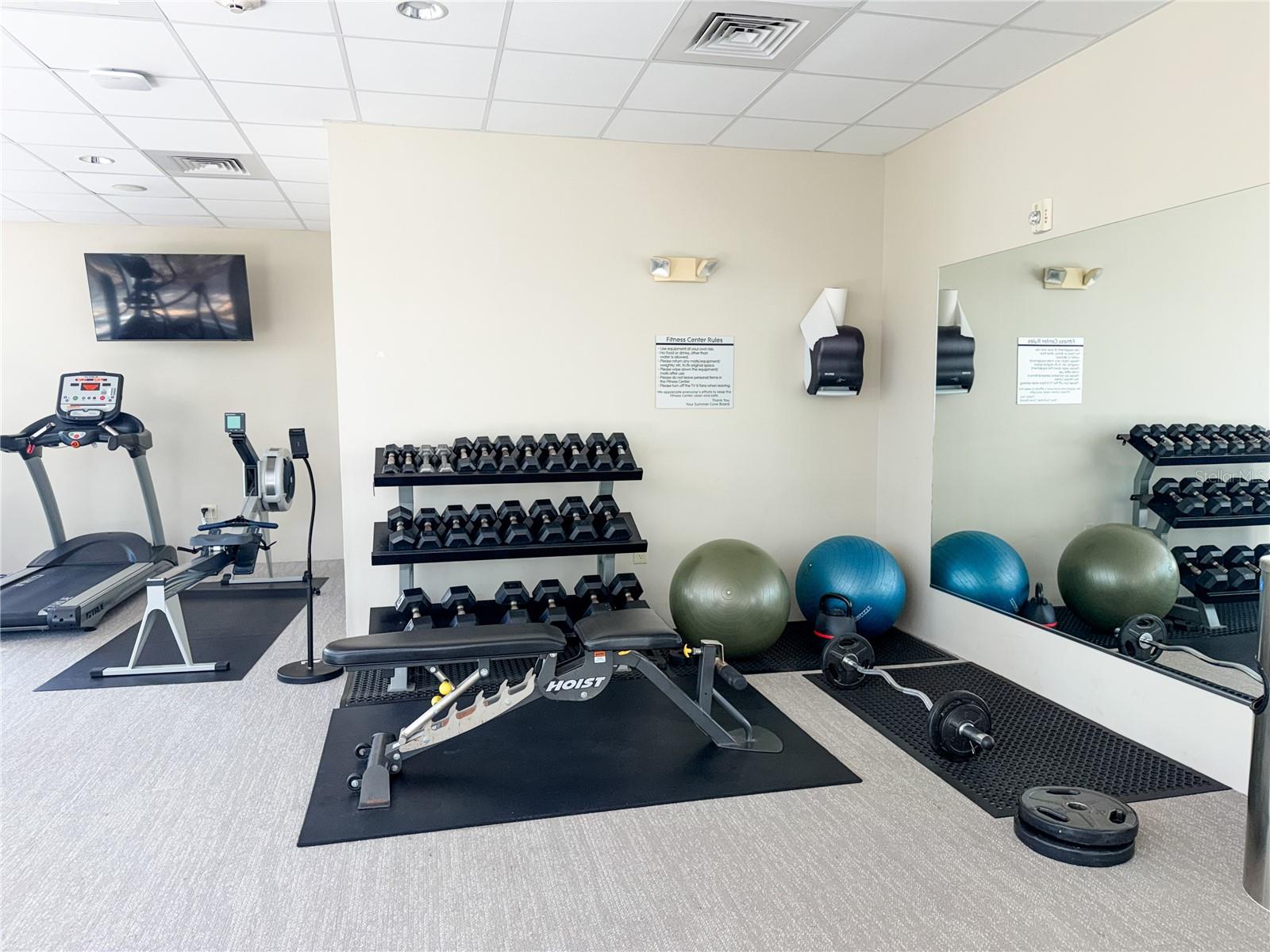 1660 SUMMERHOUSE LN #402