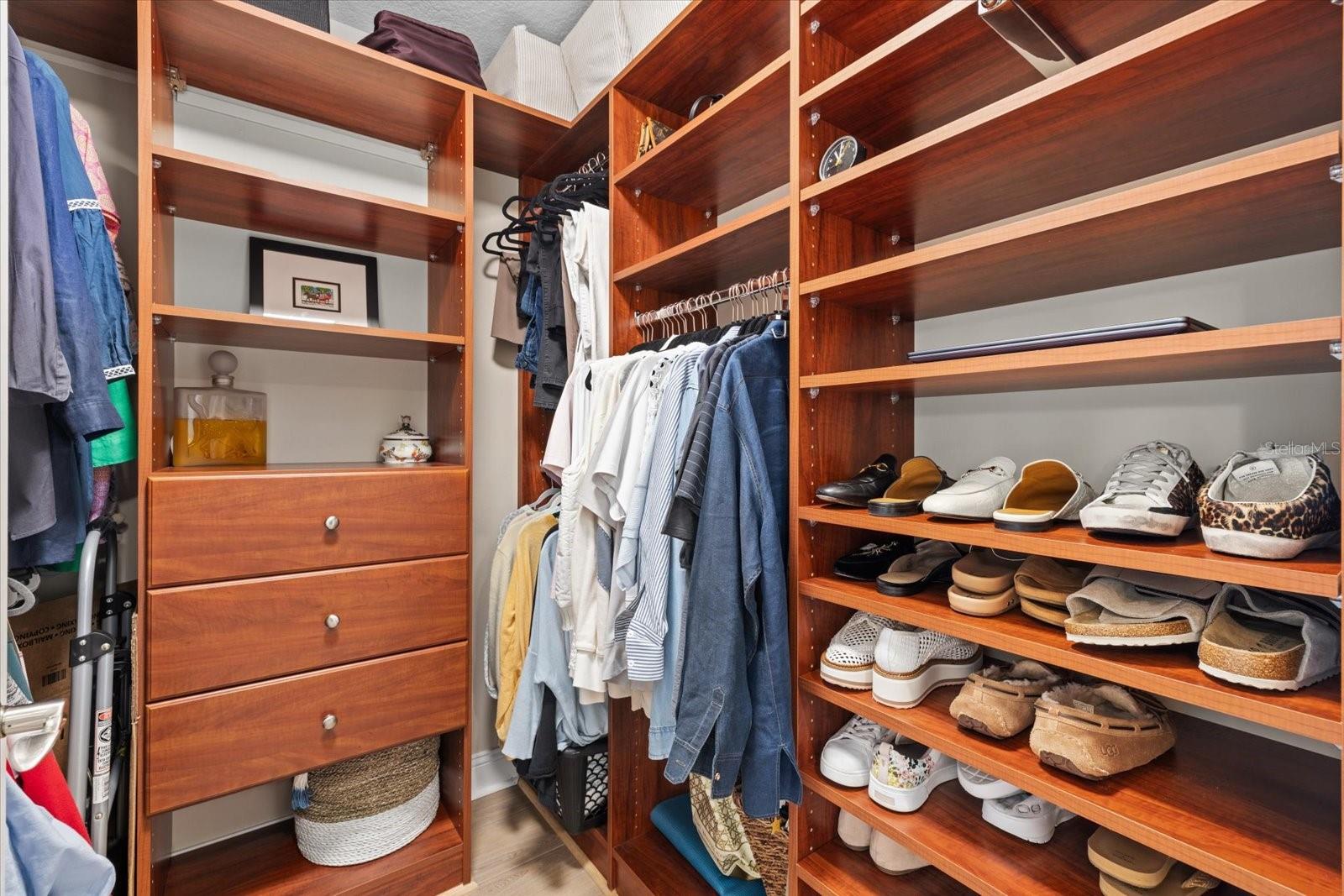 1660 SUMMERHOUSE LN #402