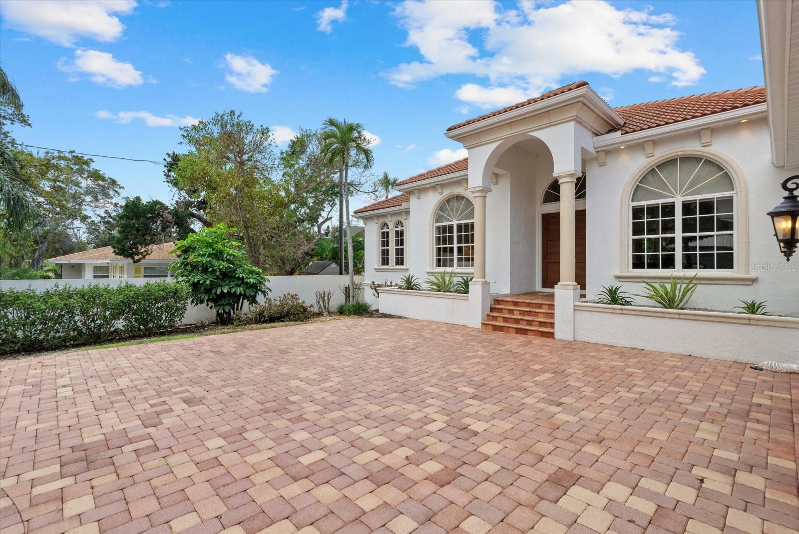 3508 LA PALOMA AVE