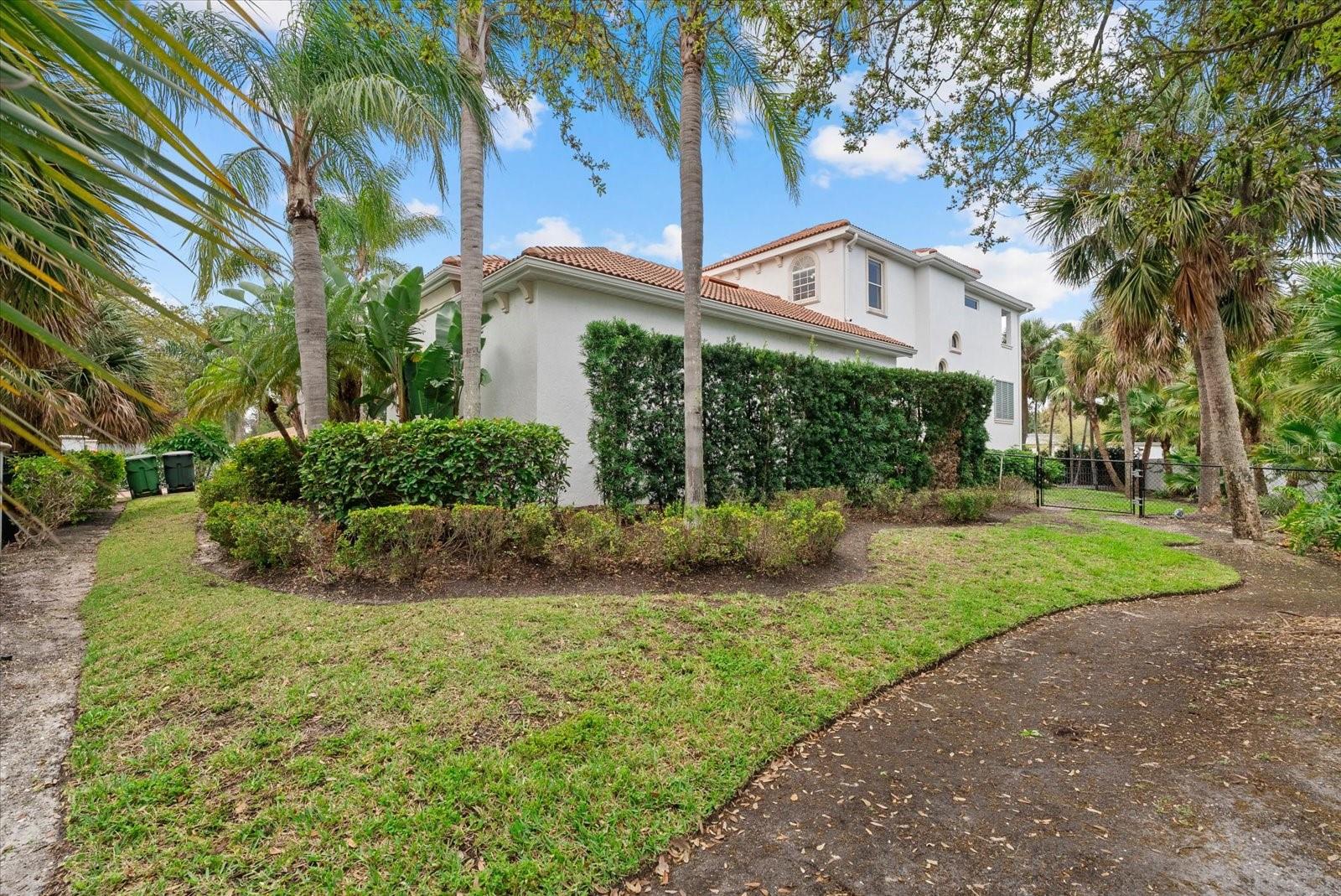3508 LA PALOMA AVE