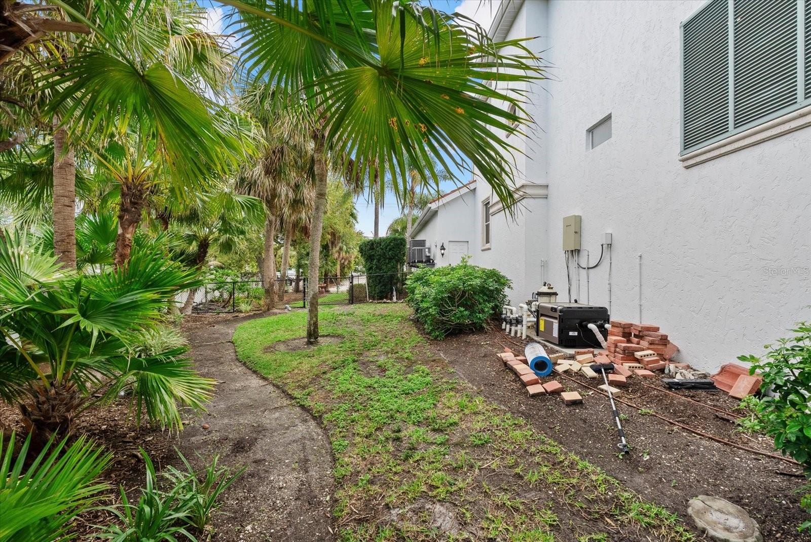 3508 LA PALOMA AVE