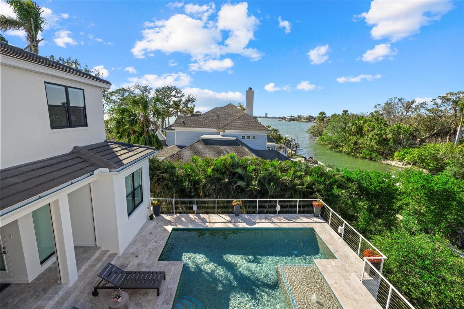 1525 MALLARD LN