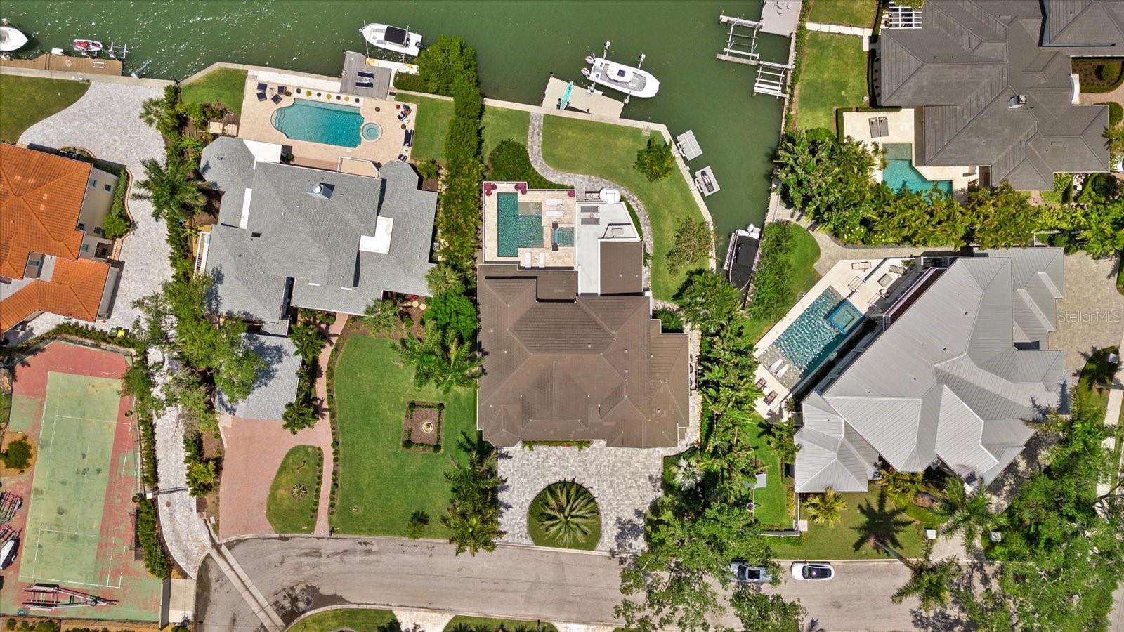 1525 MALLARD LN