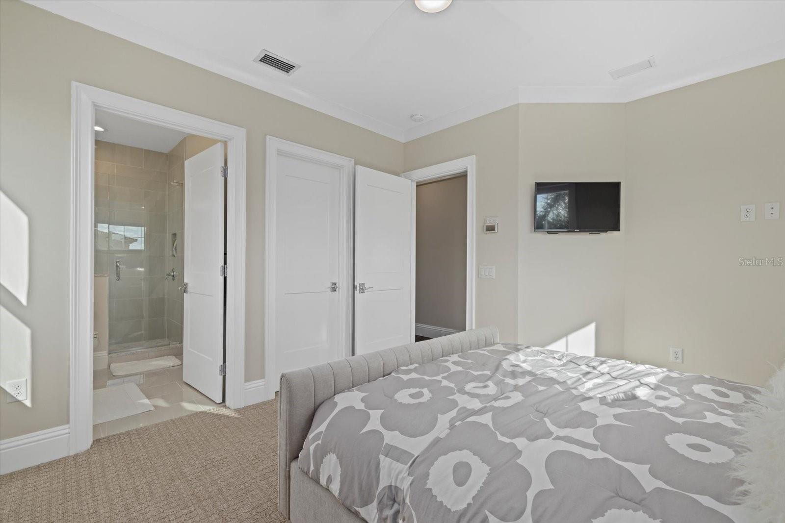 1525 MALLARD LN
