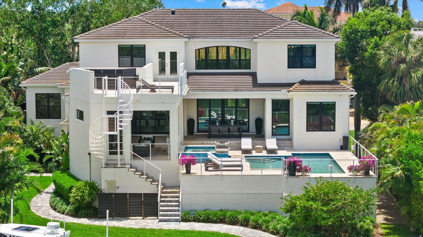 1525 MALLARD LN