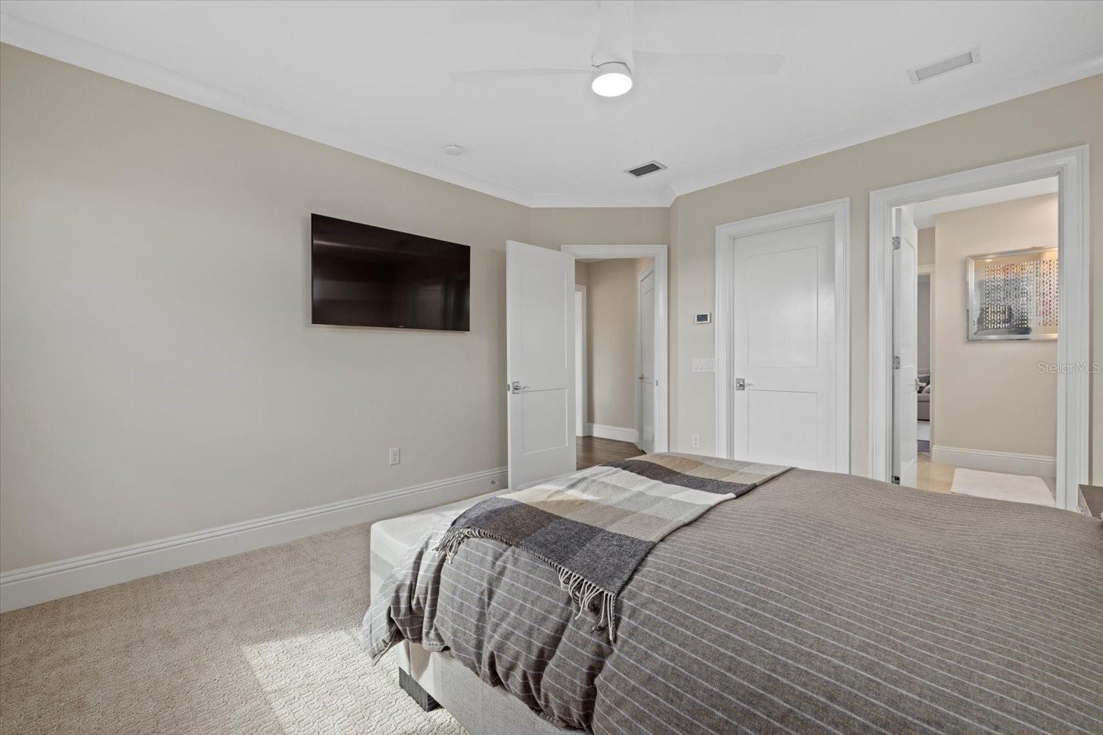 1525 MALLARD LN