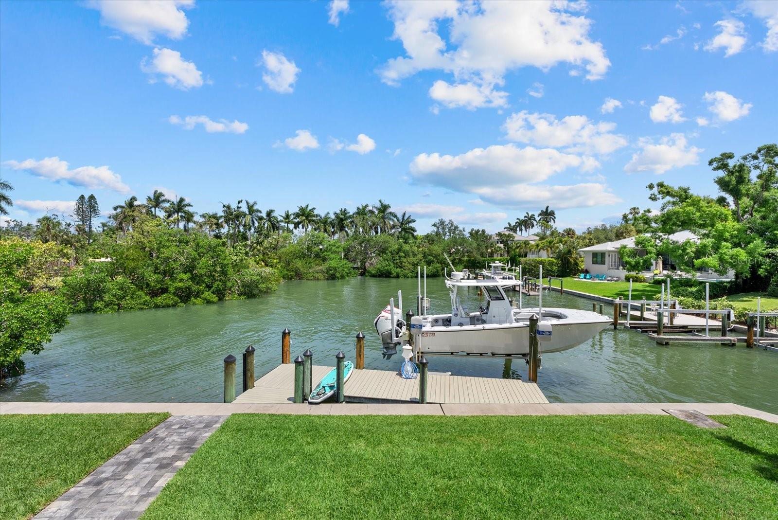 1525 MALLARD LN