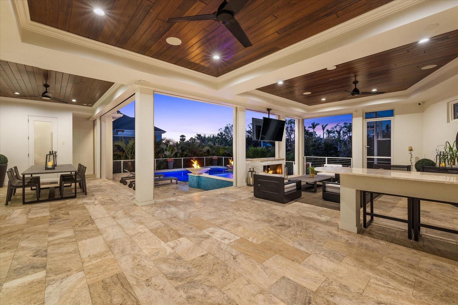 1525 MALLARD LN