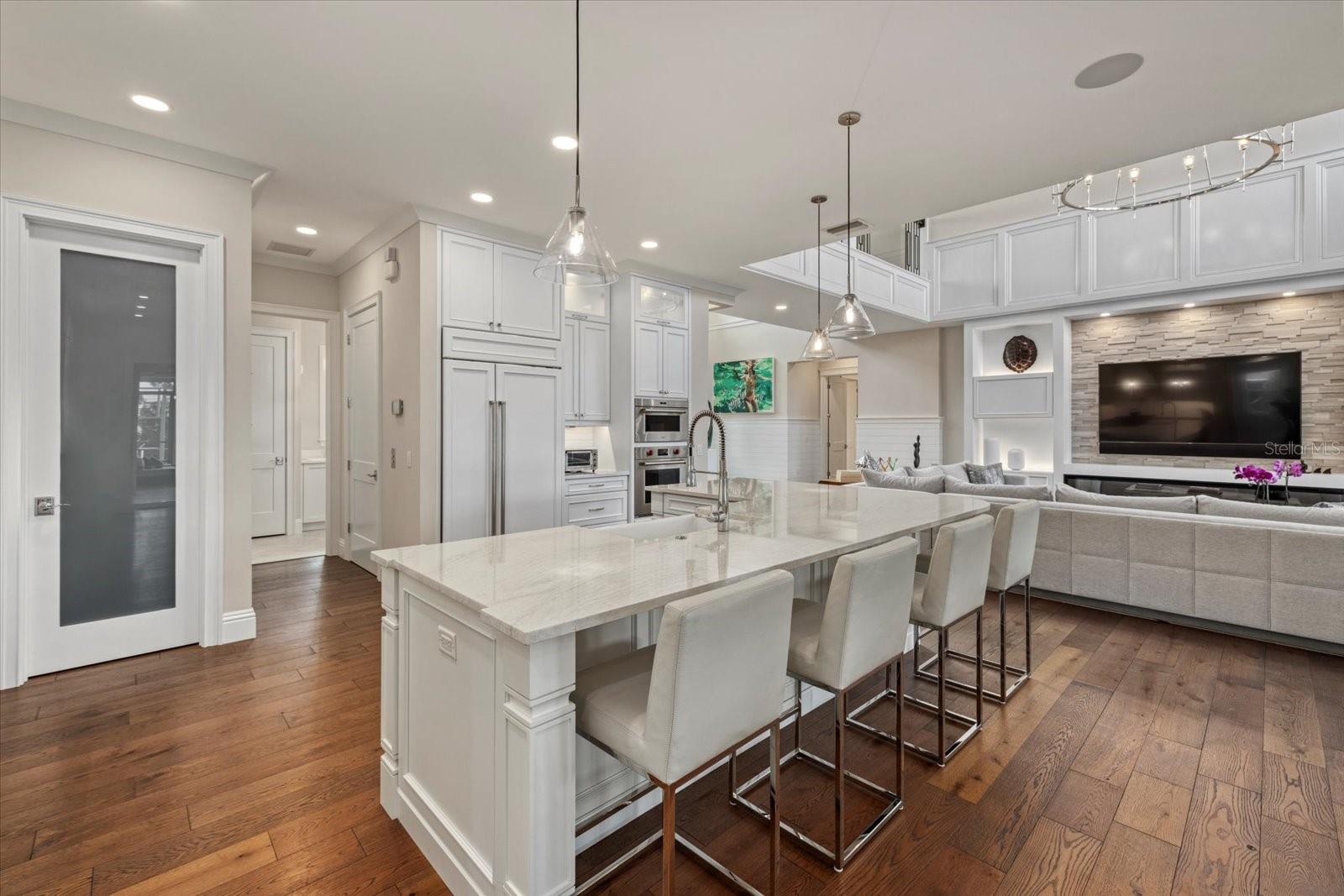 1525 MALLARD LN