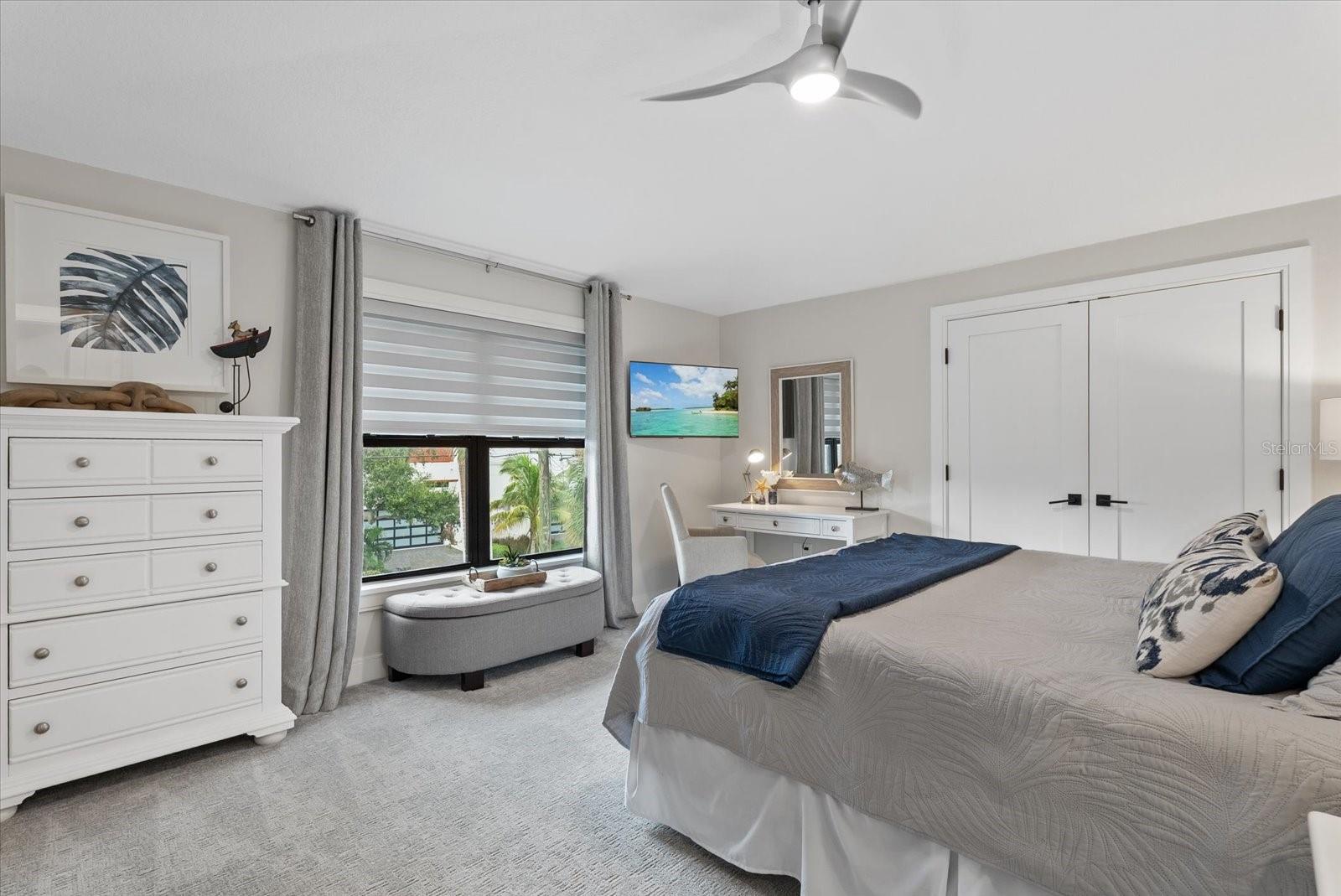 5307 AVENIDA DEL MARE