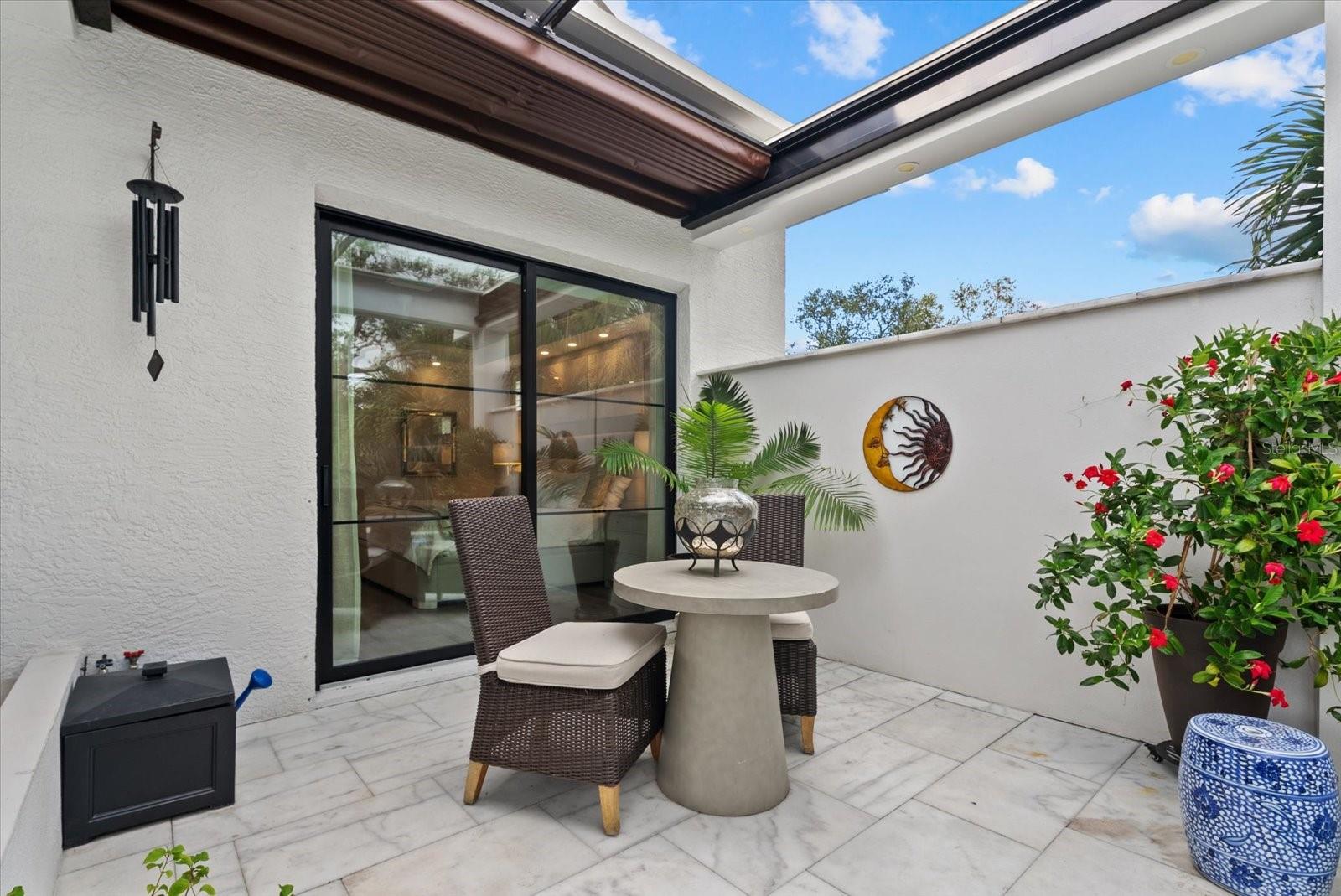 5307 AVENIDA DEL MARE