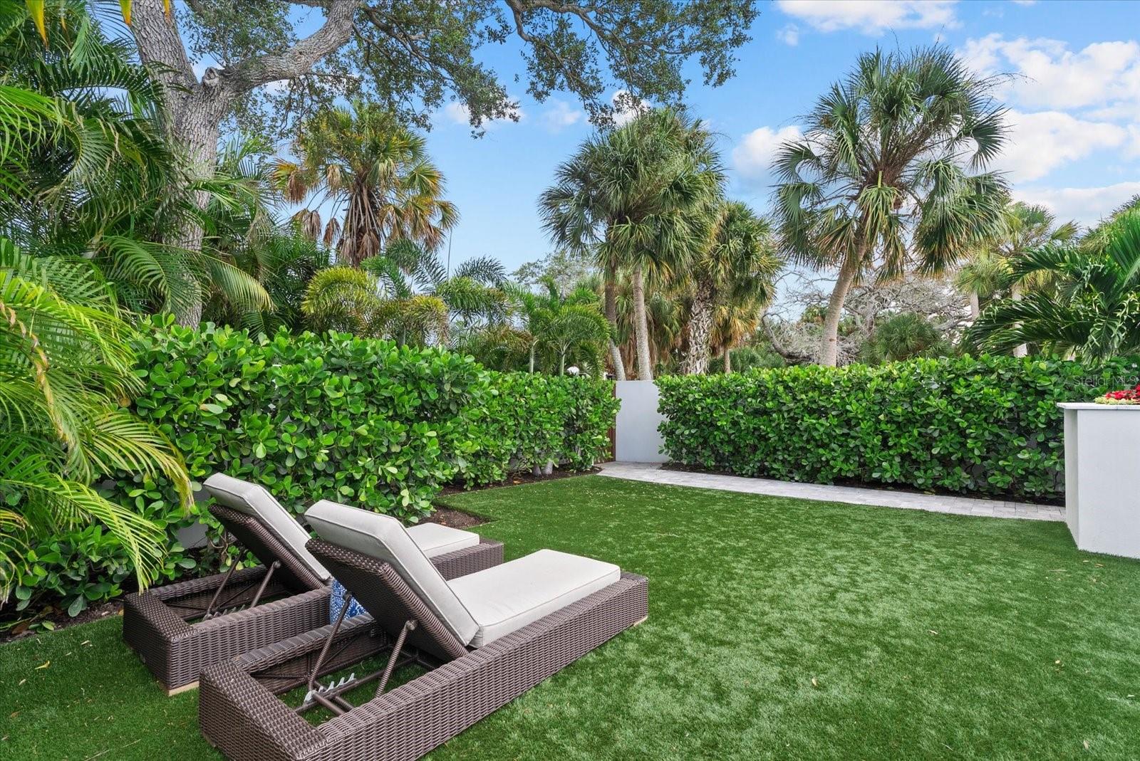 5307 AVENIDA DEL MARE