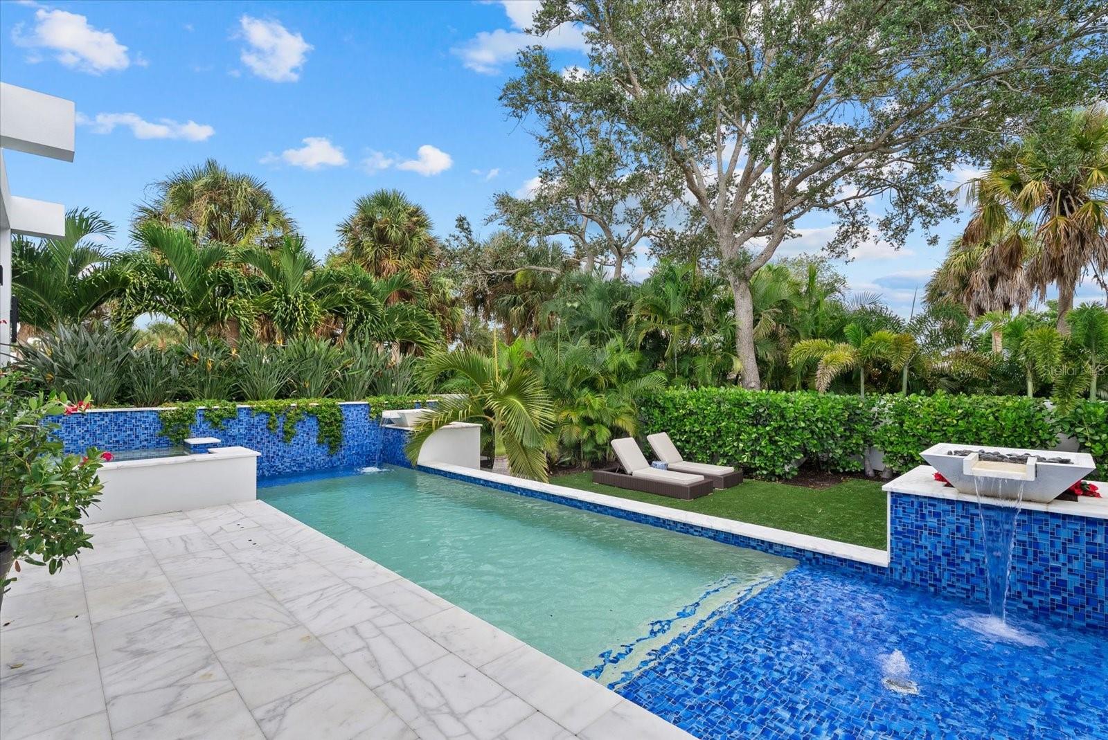 5307 AVENIDA DEL MARE