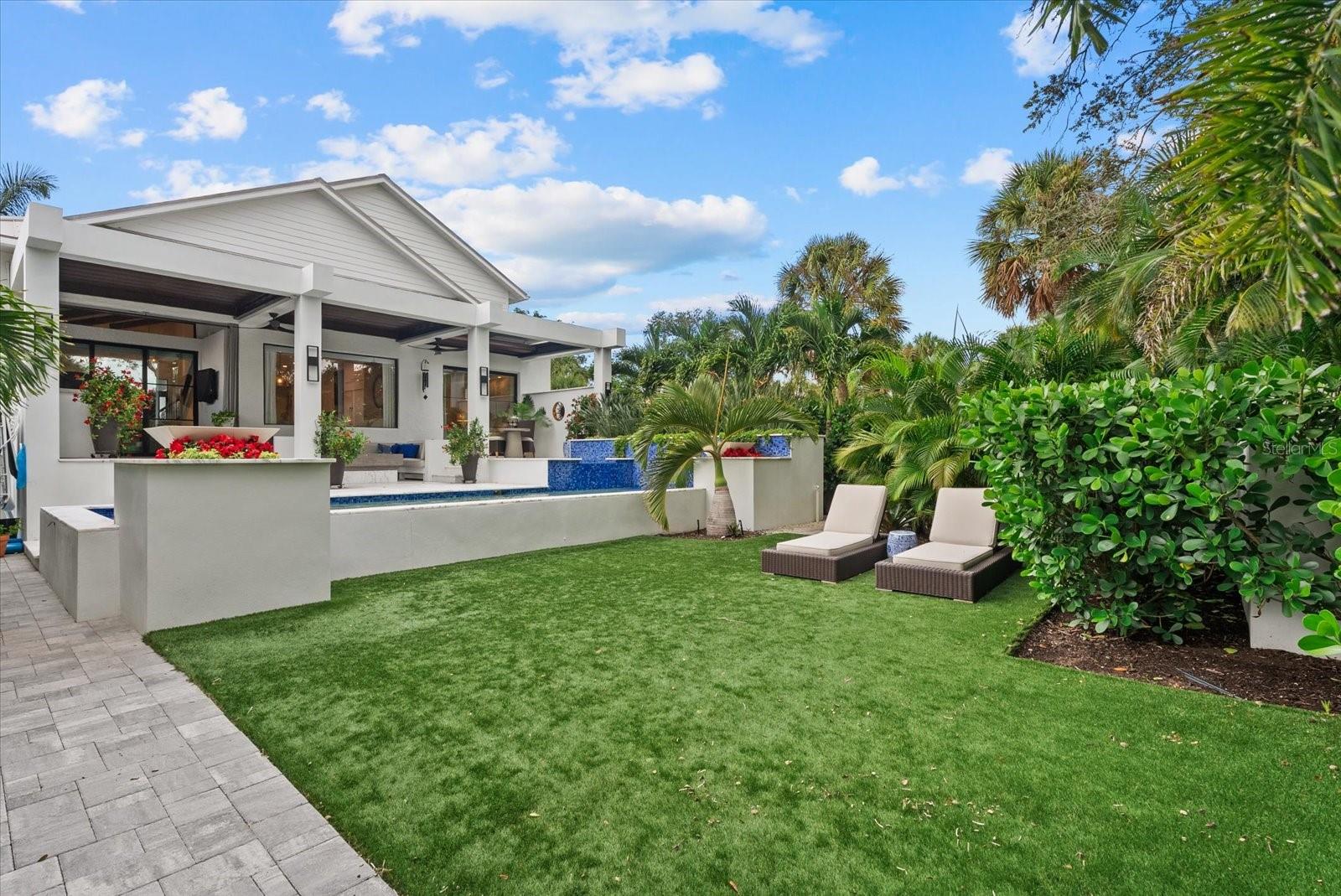 5307 AVENIDA DEL MARE
