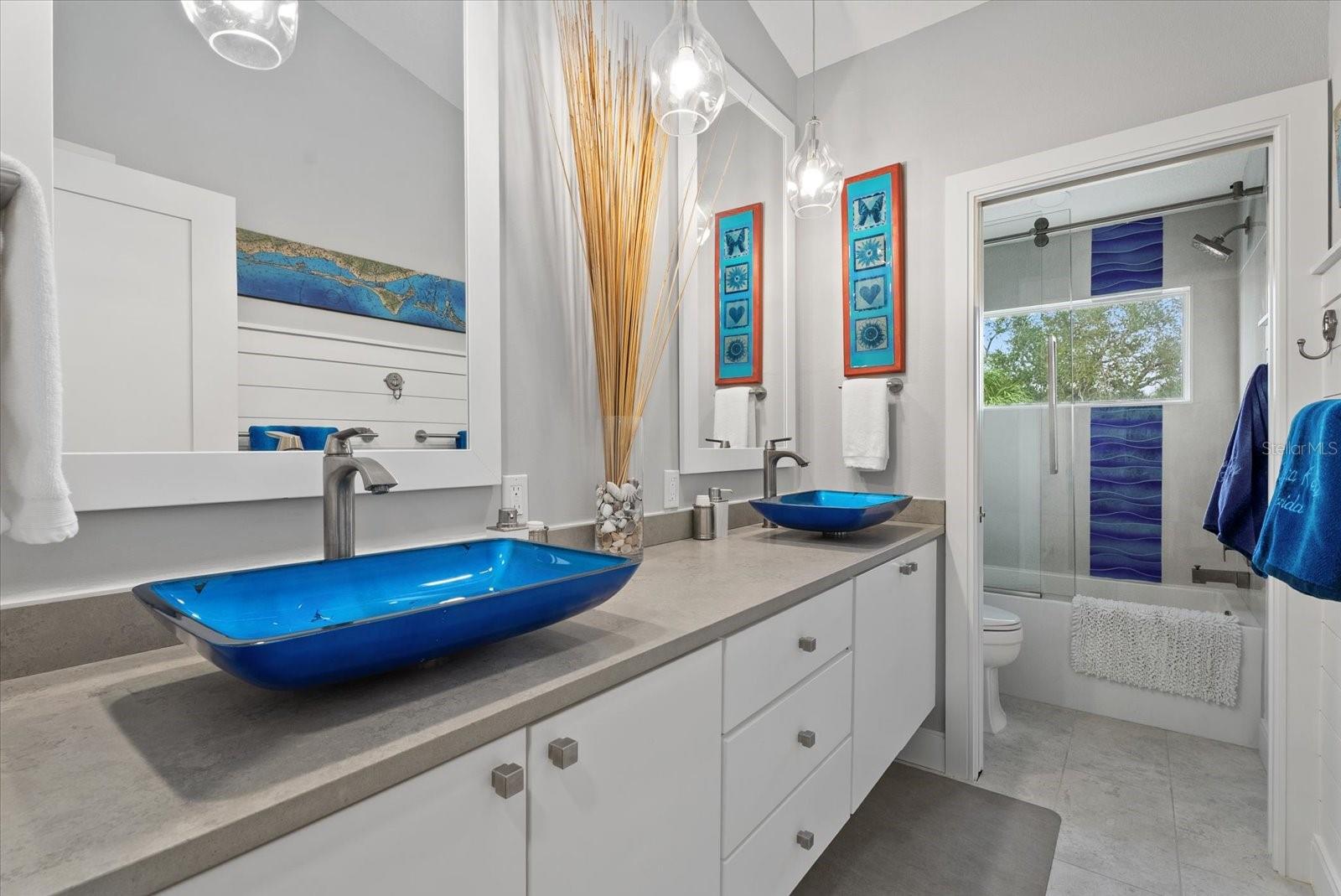 5307 AVENIDA DEL MARE