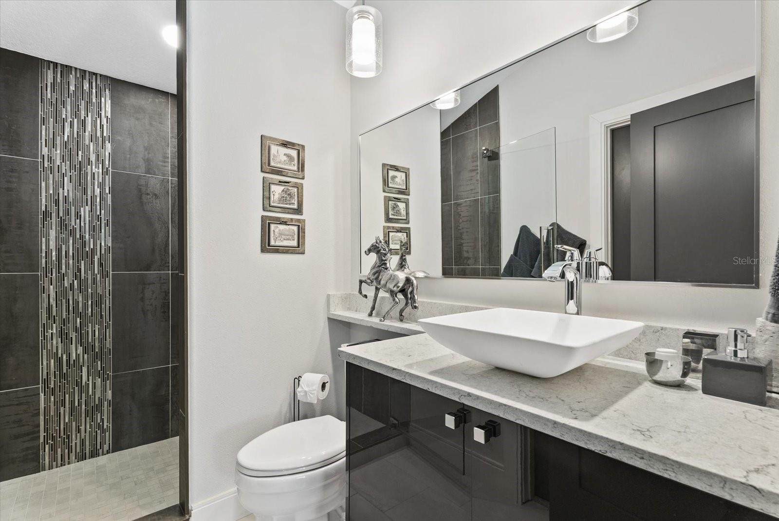 5307 AVENIDA DEL MARE