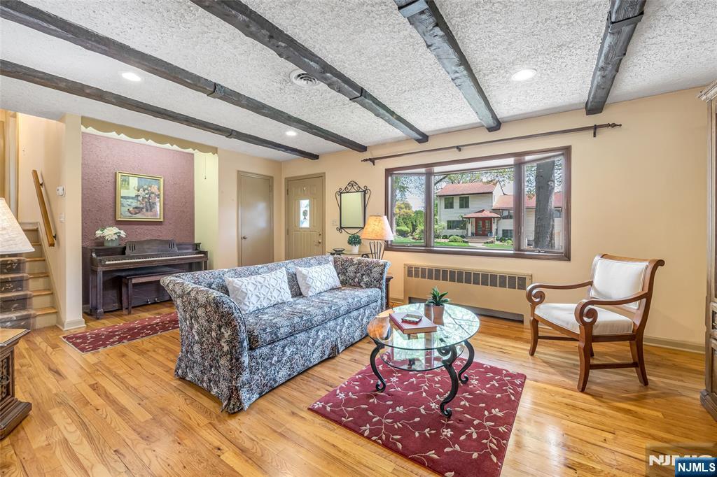 7 Chestnut Place
