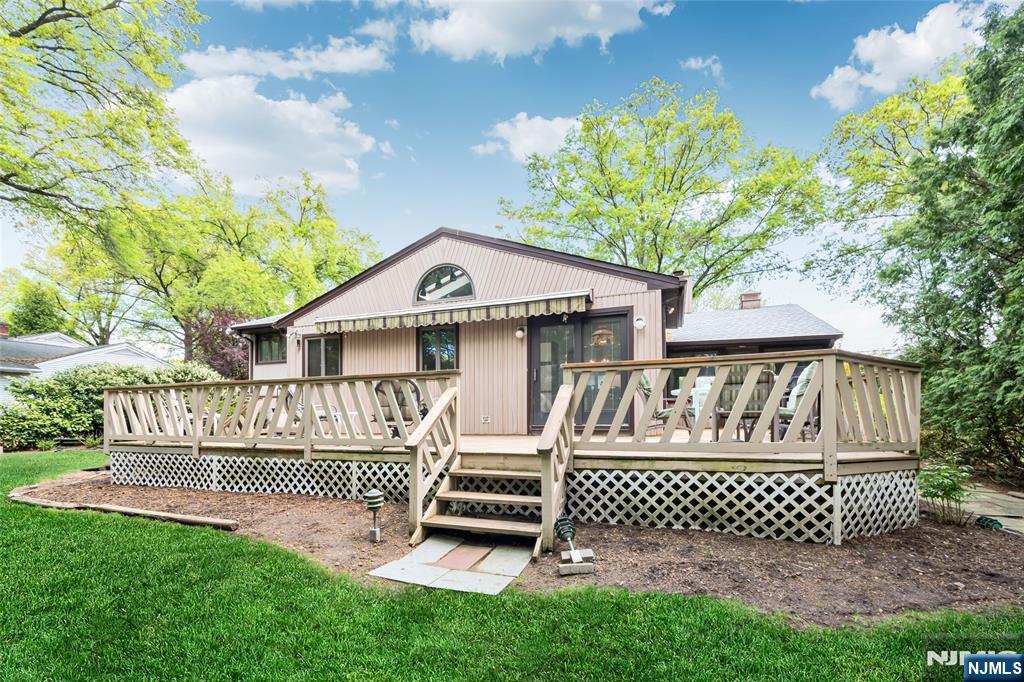 7 Chestnut Place