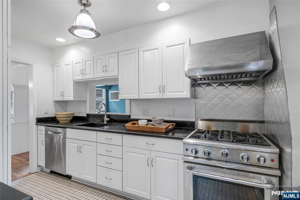 330 Vesta Court
