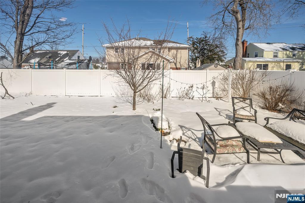 10-09 Charles Street