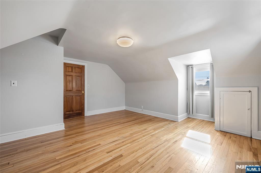 10-09 Charles Street