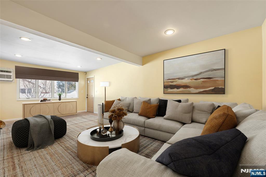 10-09 Charles Street