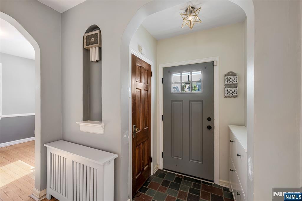 10-09 Charles Street