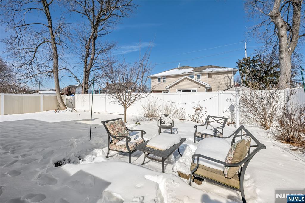 10-09 Charles Street