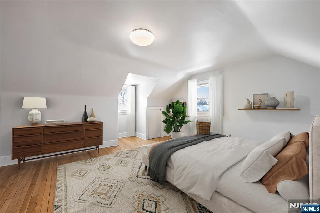 10-09 Charles Street